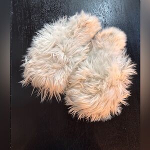 Super soft Fluffy Faux Fur Slippers size 8-8.5